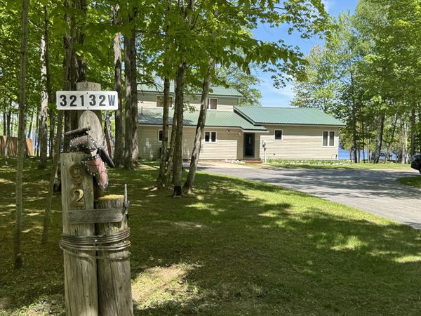 32132 W Birch Shores DR, Trout Lake, MI 49793