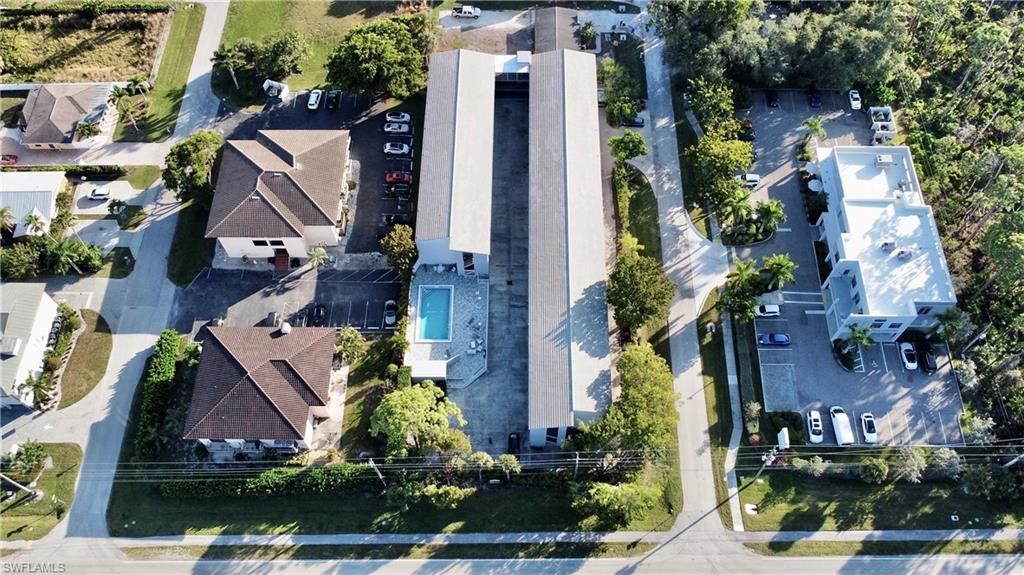 826 Wiggins Pass Rd, Unit 201, Naples, FL 34110 Photo