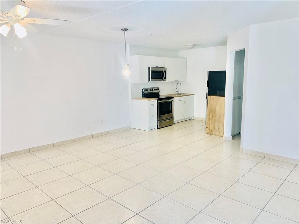826 Wiggins Pass Rd, Unit 201, Naples, FL 34110 Photo