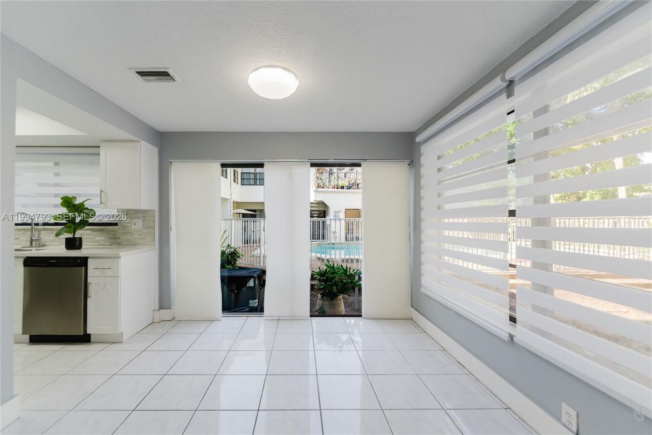 2570 Coral Springs Dr , Unit 2570, Coral Springs, FL 33065 Photo