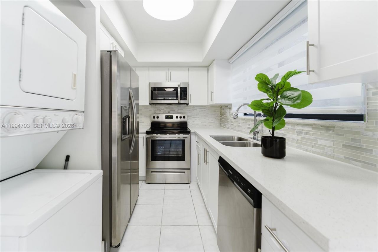 2570 Coral Springs Dr , Unit 2570, Coral Springs, FL 33065 Photo