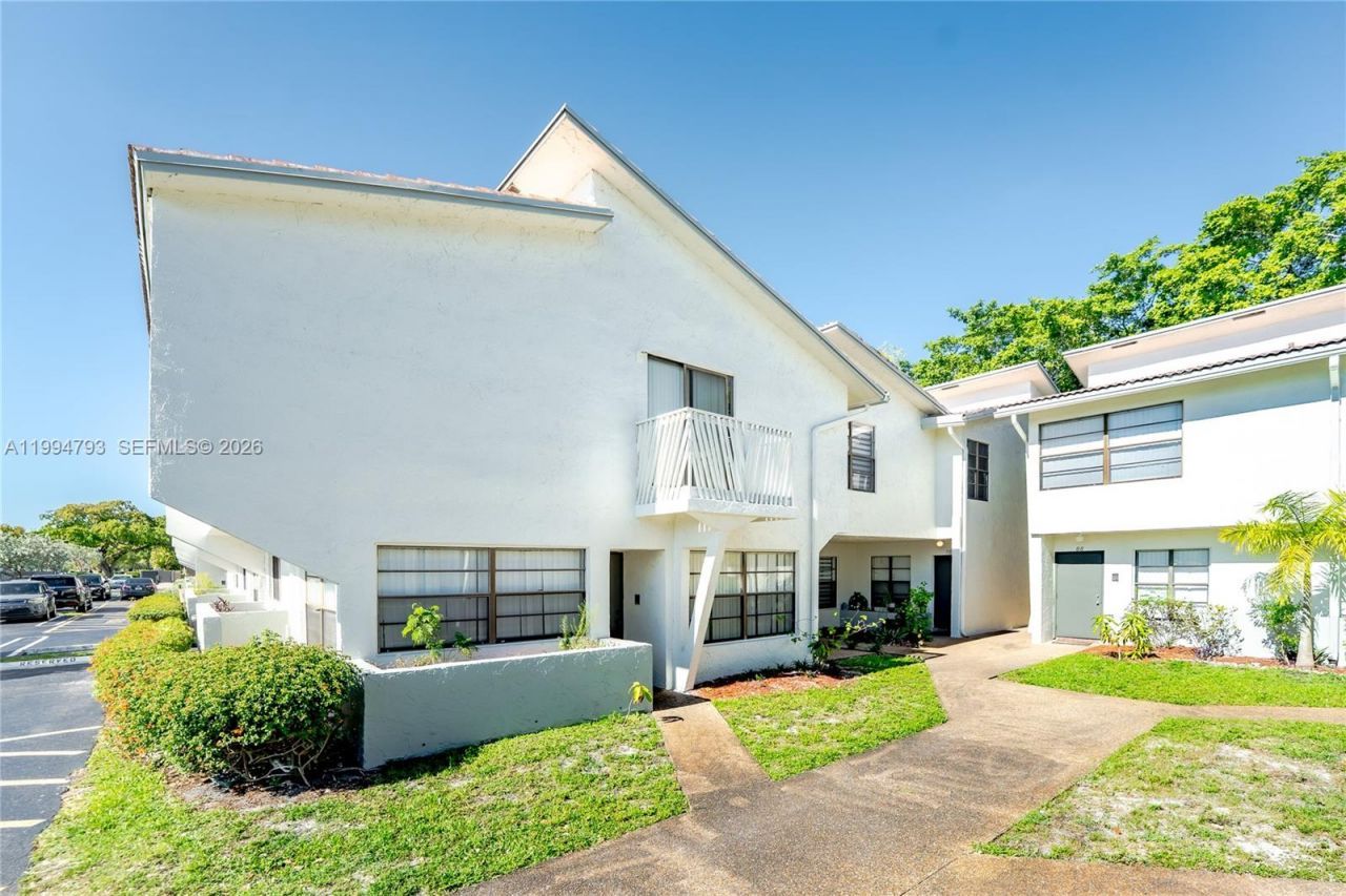 2570 Coral Springs Dr, Unit 2570, Coral Springs, FL 33065 Photo