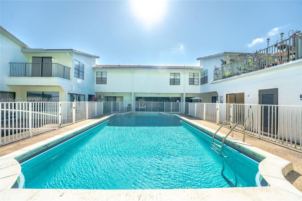 2570 Coral Springs Dr , Unit 2570, Coral Springs, FL 33065 Photo
