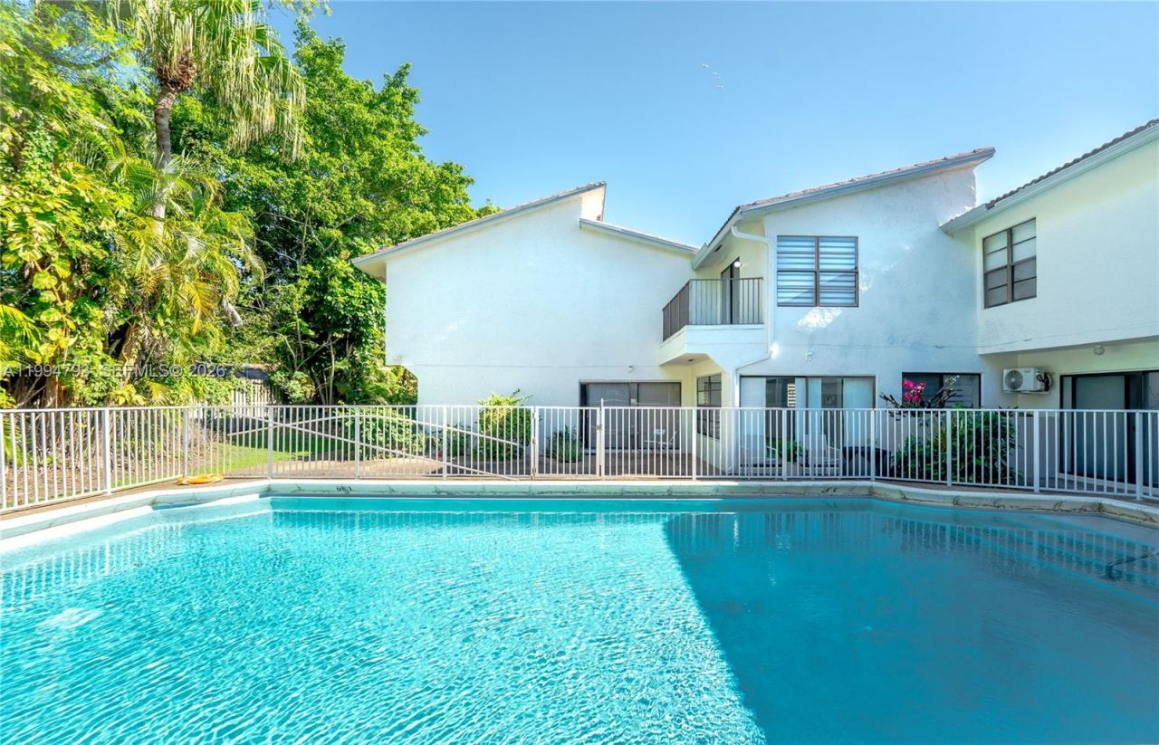 2570 Coral Springs Dr , Unit 2570, Coral Springs, FL 33065 Photo