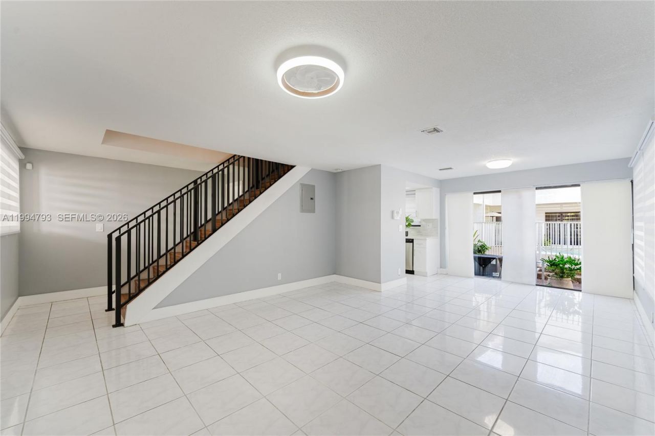 2570 Coral Springs Dr , Unit 2570, Coral Springs, FL 33065 Photo