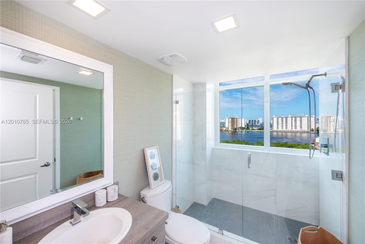 400 Sunny Isles Blvd , Unit 1518, Sunny Isles Beach, FL 33160 Photo