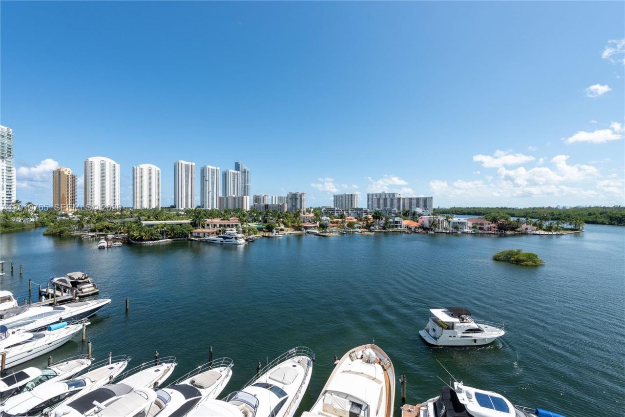 400 Sunny Isles Blvd , Unit 1518, Sunny Isles Beach, FL 33160 Photo
