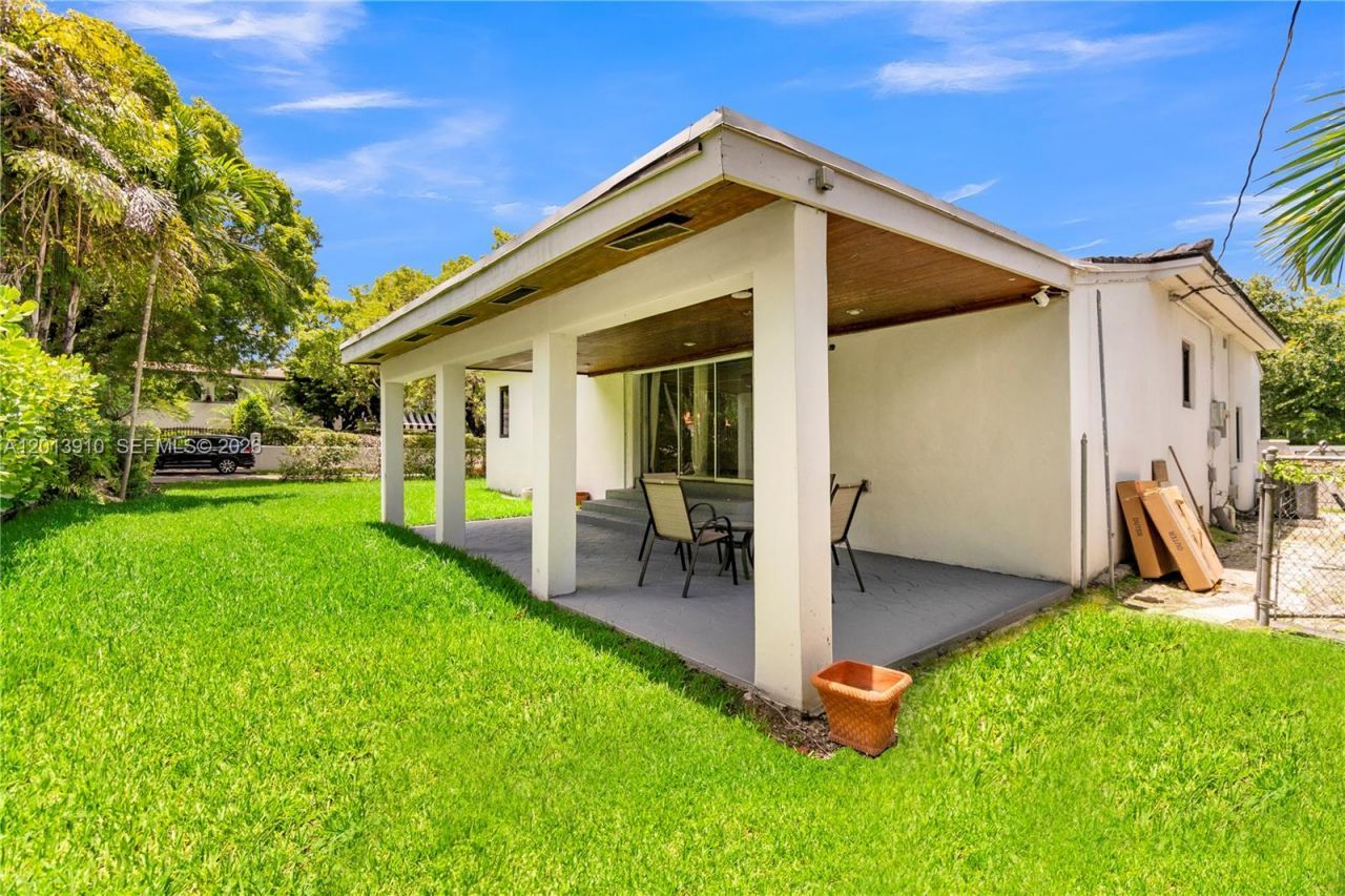 1015 Pizarro St, Coral Gables, FL 33134 Photo