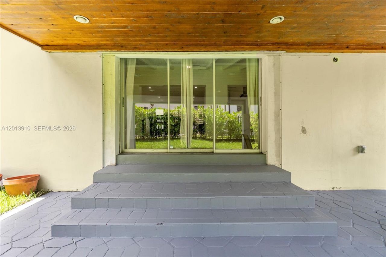 1015 Pizarro St, Coral Gables, FL 33134 Photo