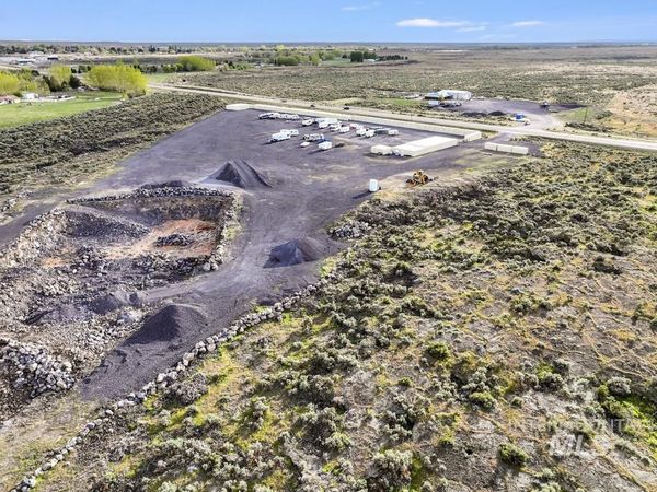 146 N Hwy 75, Shoshone, ID 83352