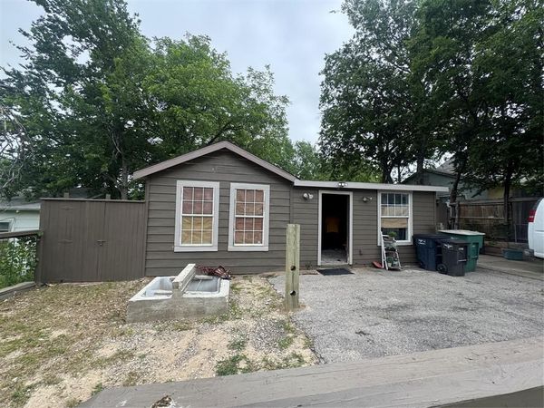 2806 NW Loraine Street, Fort Worth, TX 76106