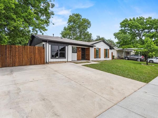14409 Horseshoe Trail , Balch Springs, TX 75180