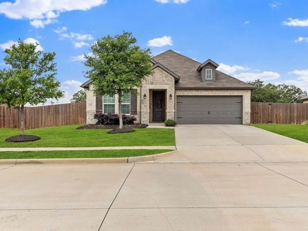 1620 Glade Meadows Drive , Burleson, TX 76058