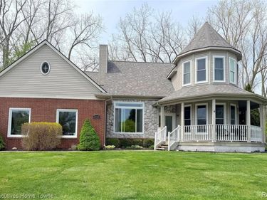 52762 S Weathervane Drive, Chesterfield Twp, MI 48047