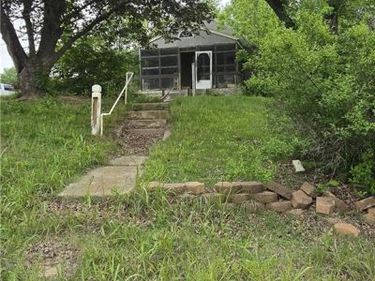 33660 W 83rd Street, De Soto, KS 66018
