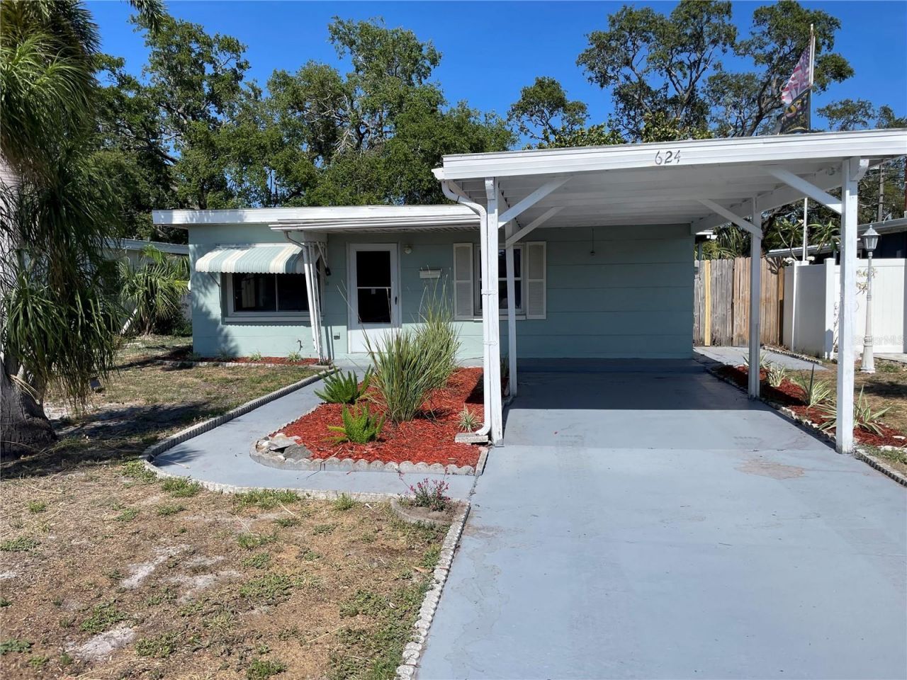 624 Folsom Street S, Saint Petersburg, FL 33707 Main Photo