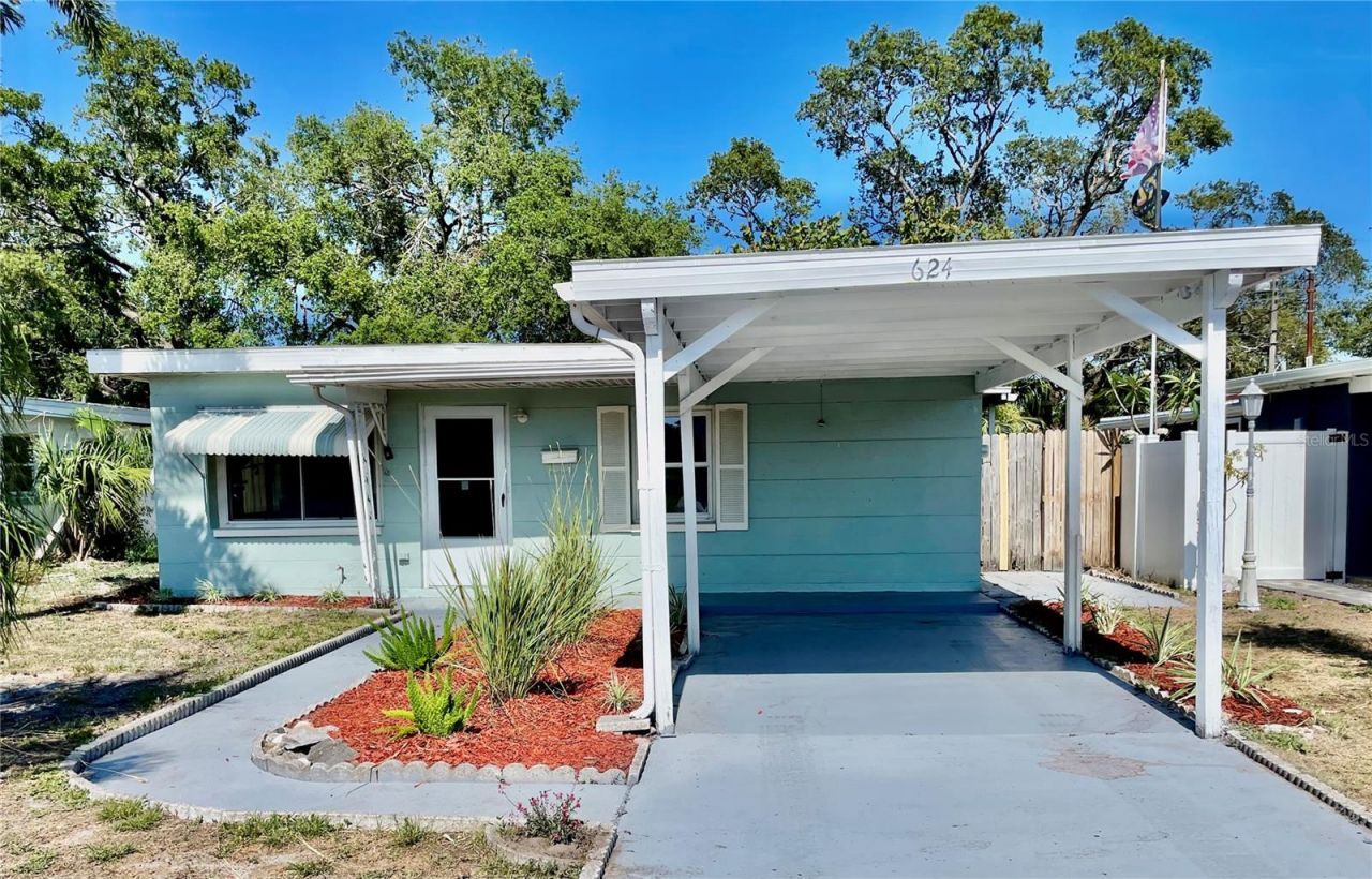 624 Folsom Street S, Saint Petersburg, FL 33707 Photo
