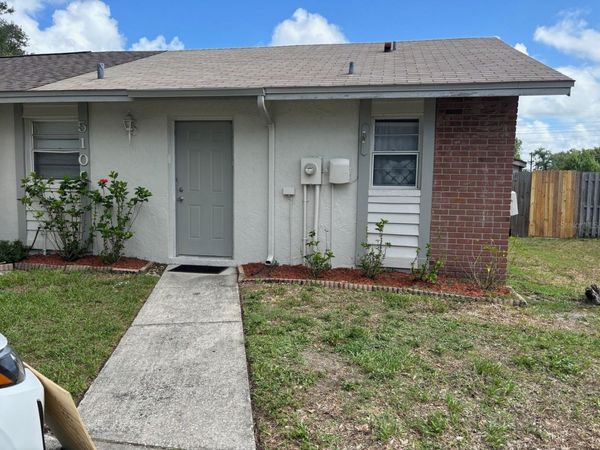 5109 LAWNTON COURT , TAMPA, FL 33624