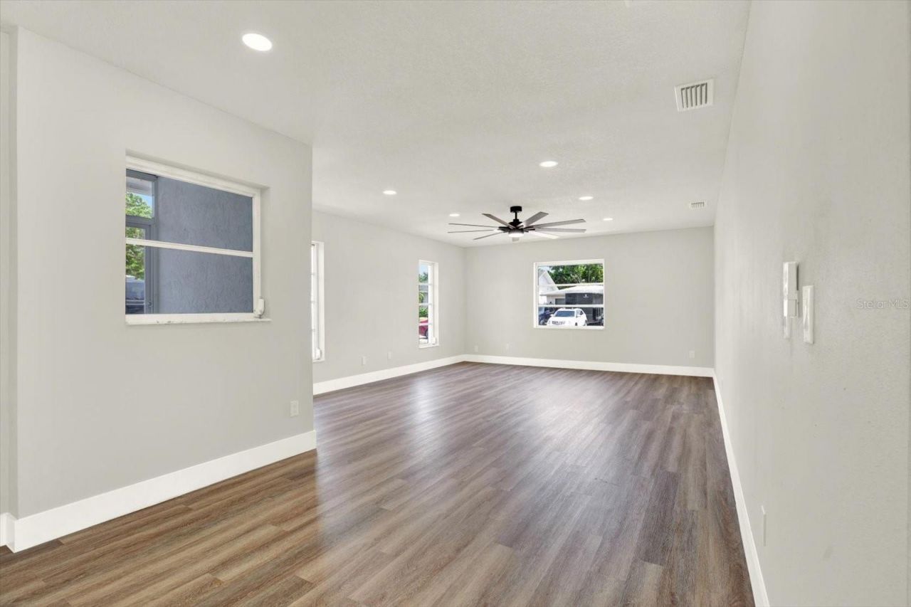 6341 Elmhurst Drive , Pinellas Park, FL 33782 Photo