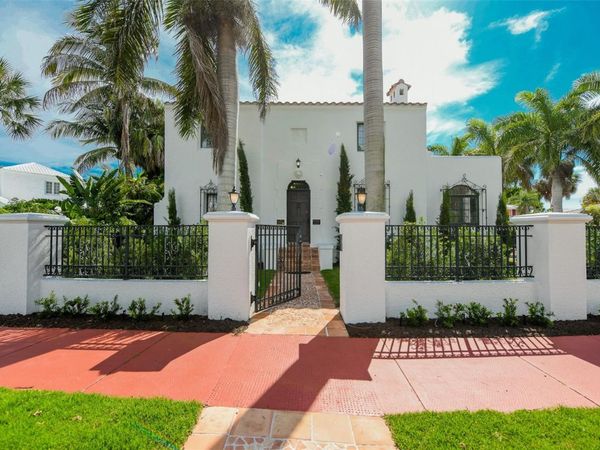 76 S WASHINGTON DRIVE, SARASOTA, FL 34236