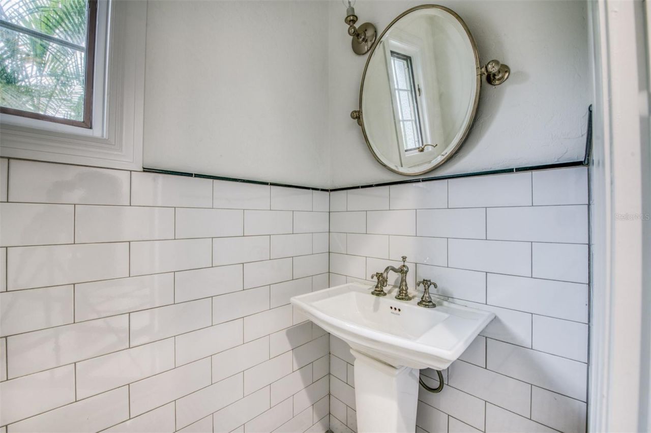 76 S Washington Drive, Sarasota, FL 34236 Photo