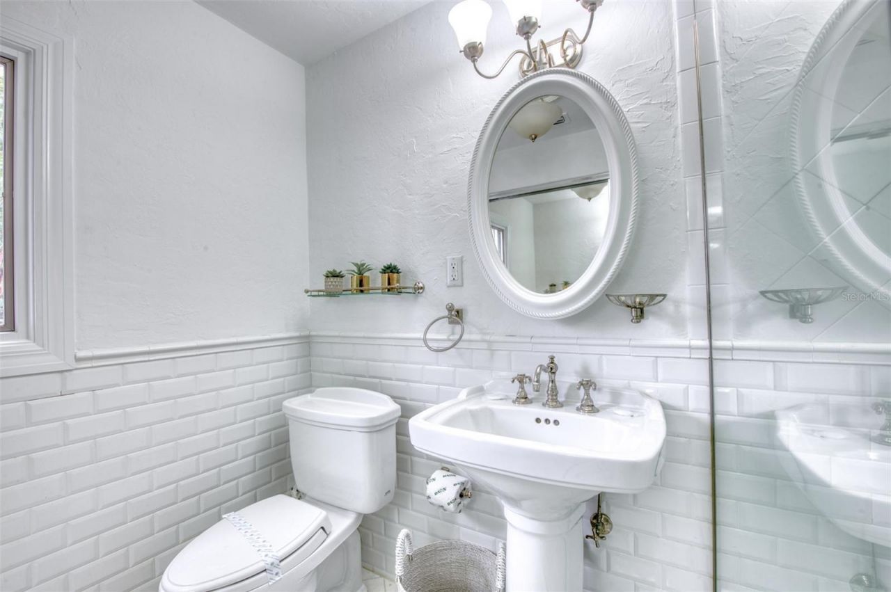 76 S Washington Drive, Sarasota, FL 34236 Photo