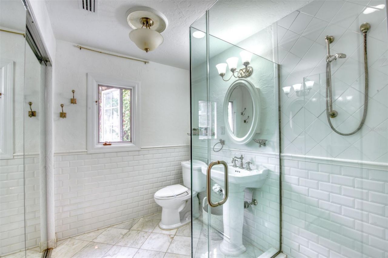 76 S Washington Drive, Sarasota, FL 34236 Photo