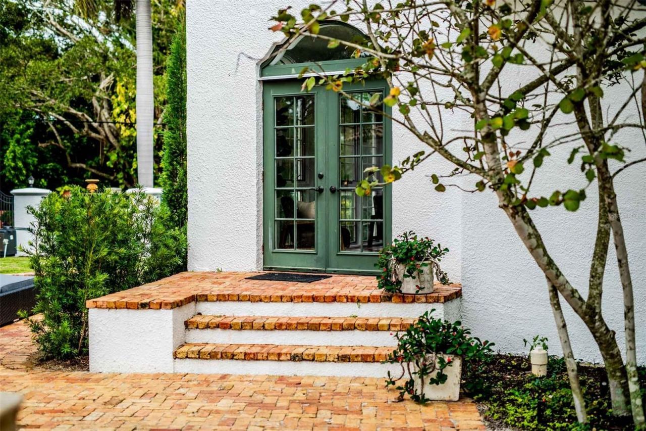 76 S Washington Drive, Sarasota, FL 34236 Photo