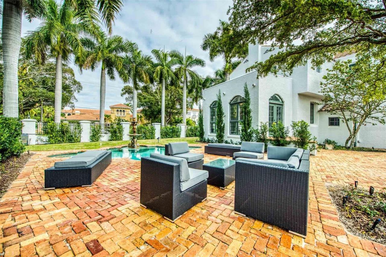 76 S Washington Drive, Sarasota, FL 34236 Photo
