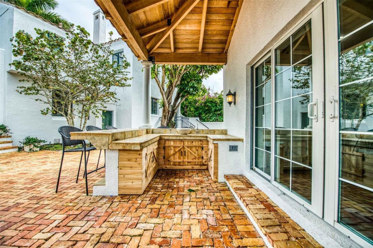 76 S Washington Drive, Sarasota, FL 34236 Photo