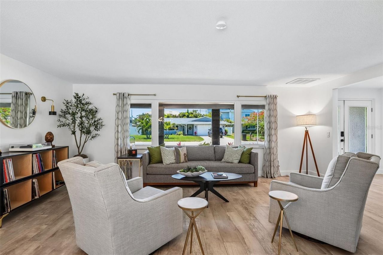 3203 Hibiscus Drive W, Belleair Beach, FL 33786 Photo