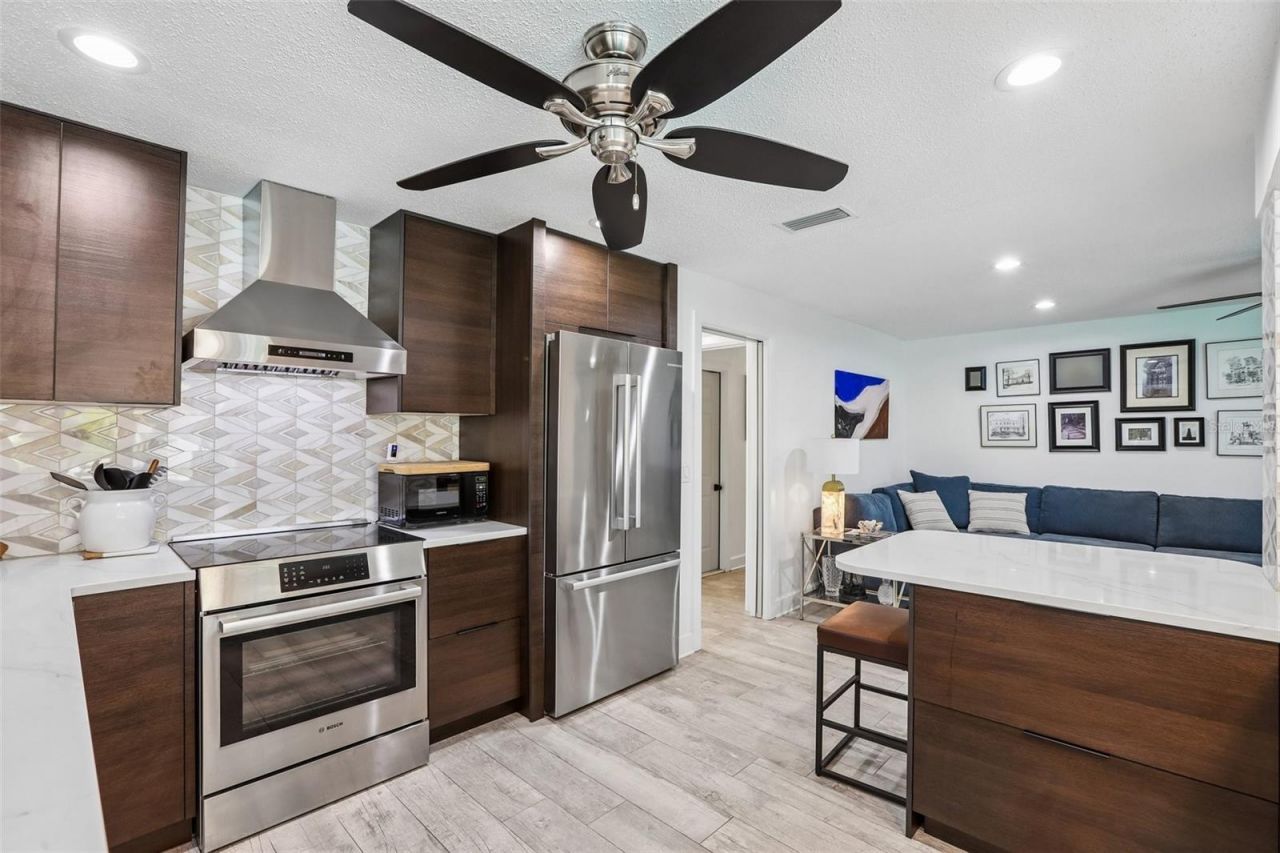 3203 Hibiscus Drive W, Belleair Beach, FL 33786 Photo