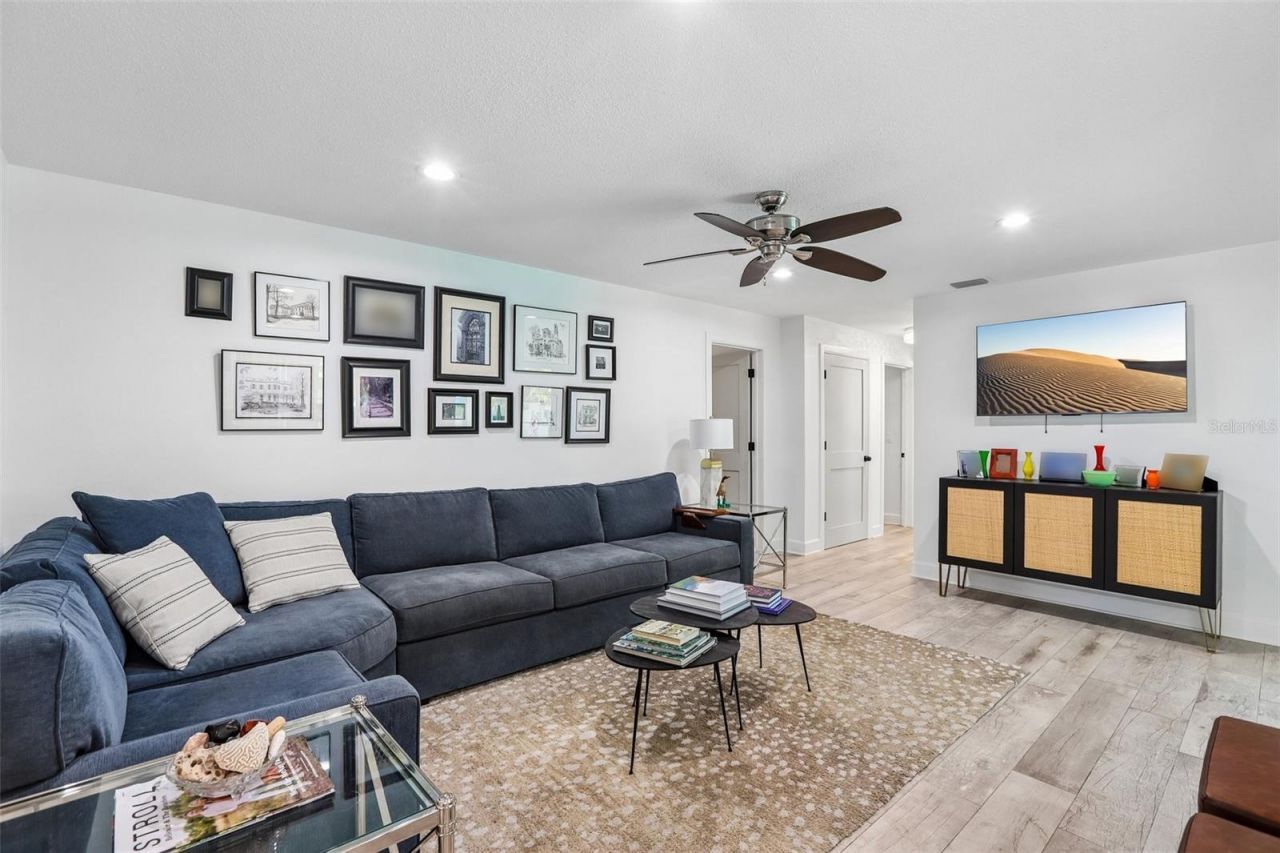 3203 Hibiscus Drive W, Belleair Beach, FL 33786 Photo
