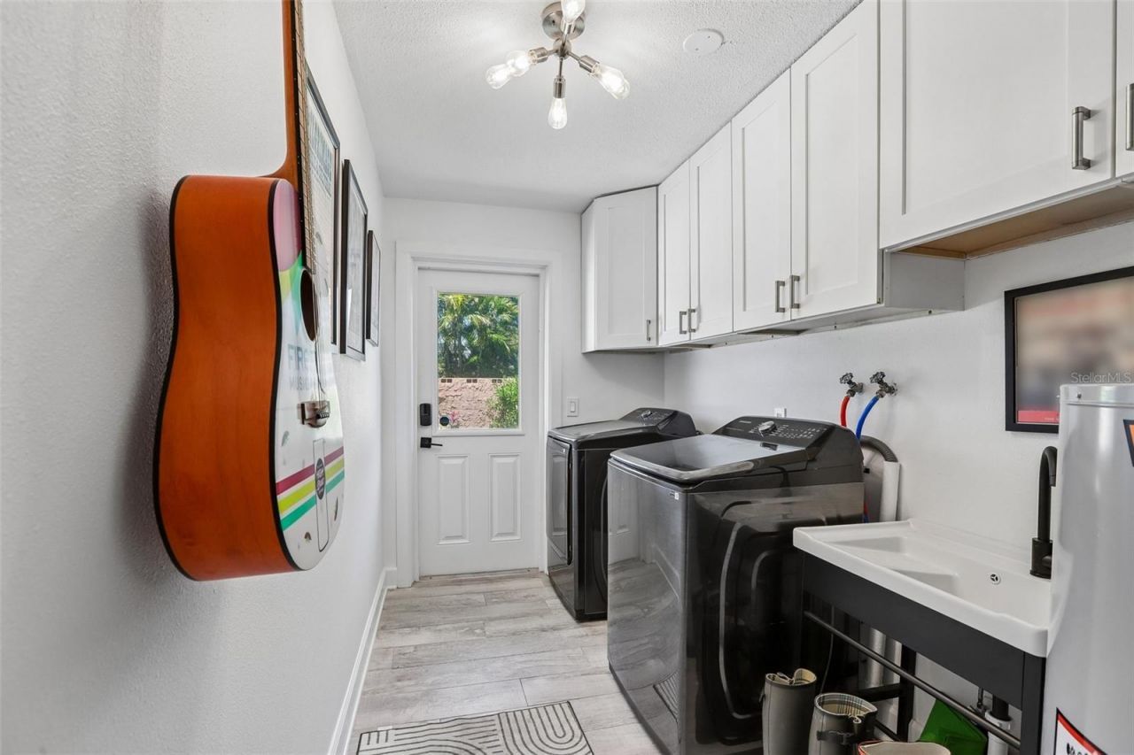 3203 Hibiscus Drive W, Belleair Beach, FL 33786 Photo