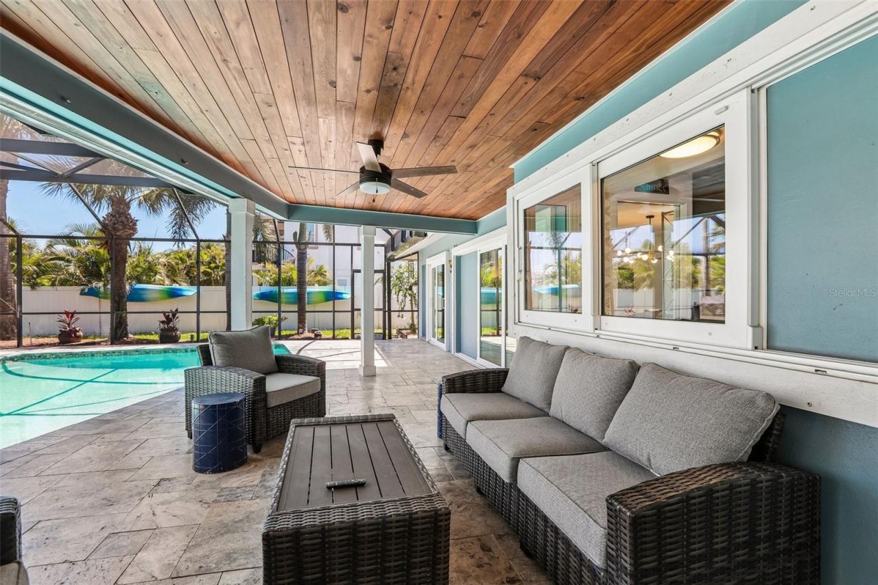 3203 Hibiscus Drive W, Belleair Beach, FL 33786 Photo