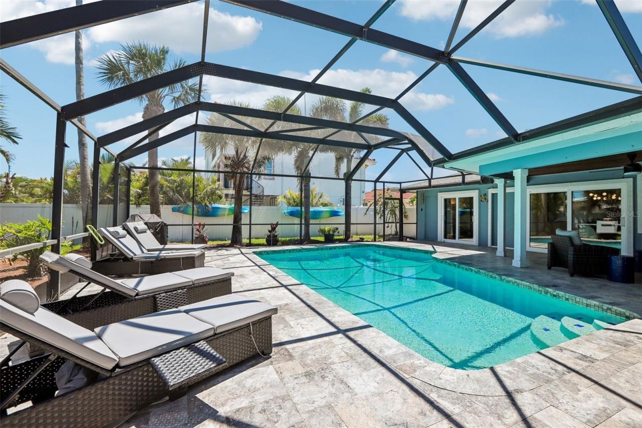 3203 Hibiscus Drive W, Belleair Beach, FL 33786 Photo