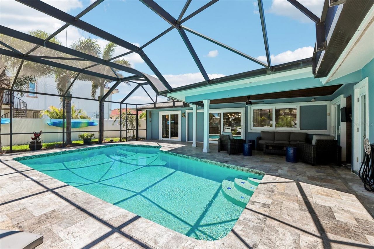 3203 Hibiscus Drive W, Belleair Beach, FL 33786 Photo