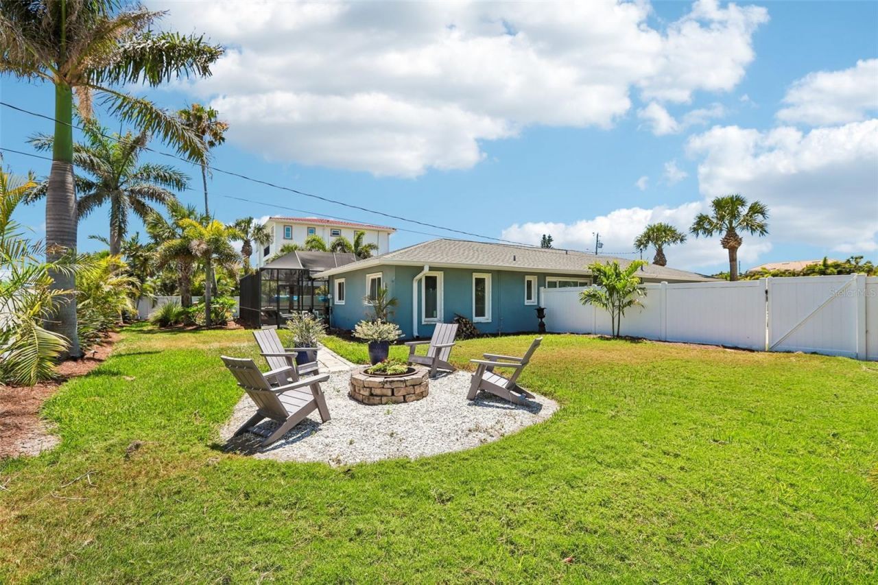 3203 Hibiscus Drive W, Belleair Beach, FL 33786 Photo