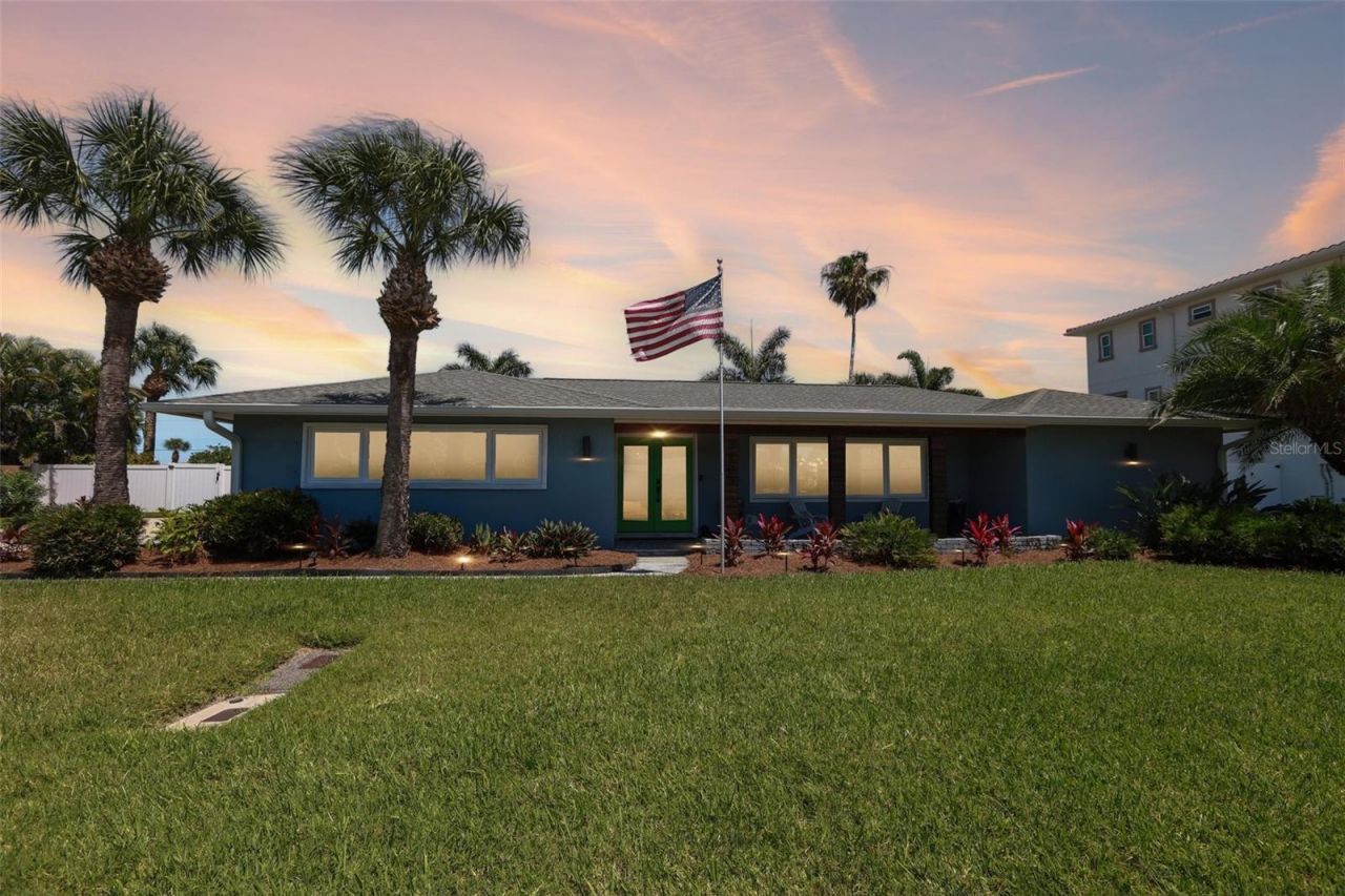 3203 Hibiscus Drive W, Belleair Beach, FL 33786 Photo