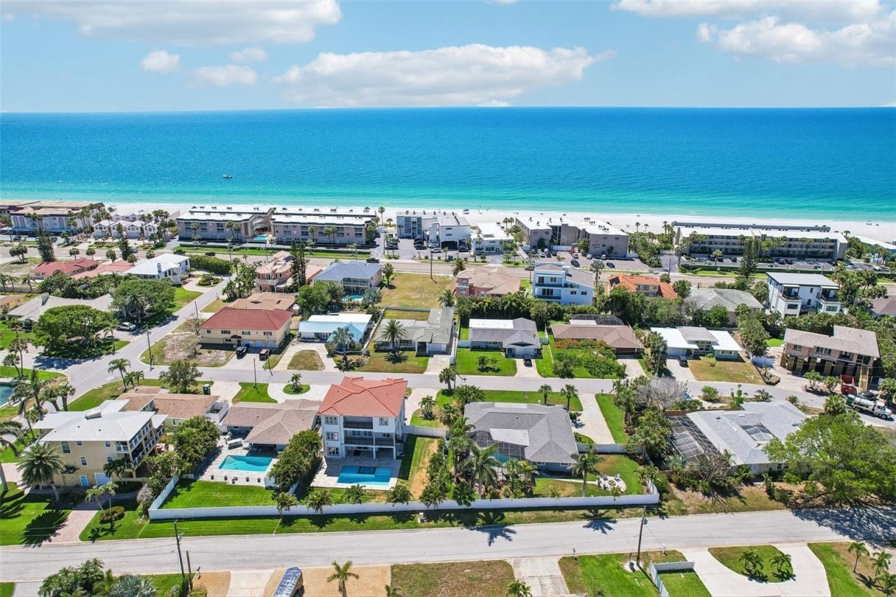 3203 Hibiscus Drive W, Belleair Beach, FL 33786 Photo
