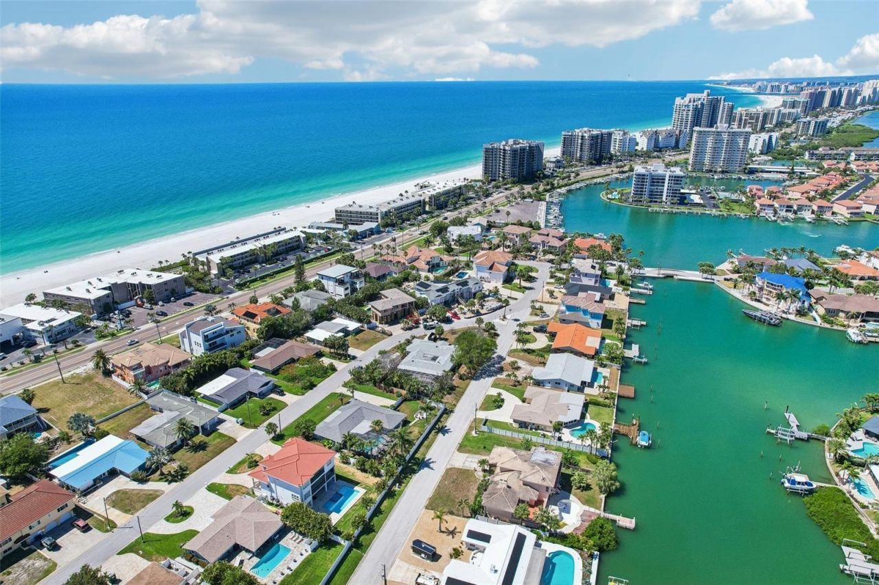 3203 Hibiscus Drive W, Belleair Beach, FL 33786 Photo