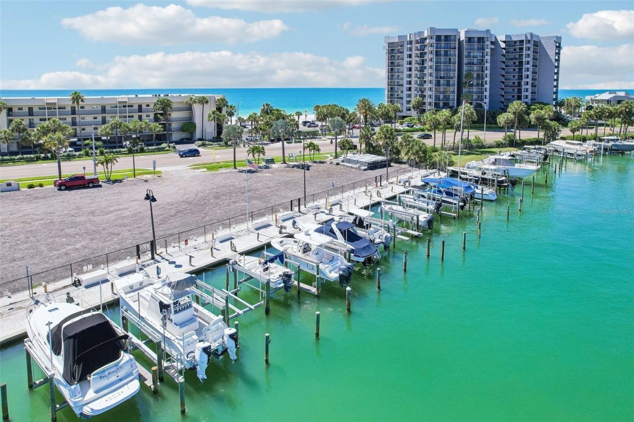 3203 Hibiscus Drive W, Belleair Beach, FL 33786 Photo