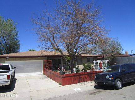 908 Ivy Street, Carson City, NV 89703 Photo