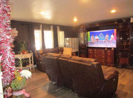 908 Ivy Street, Carson City, NV 89703 Photo