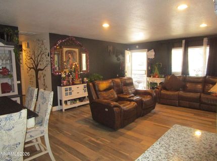 908 Ivy Street, Carson City, NV 89703 Photo