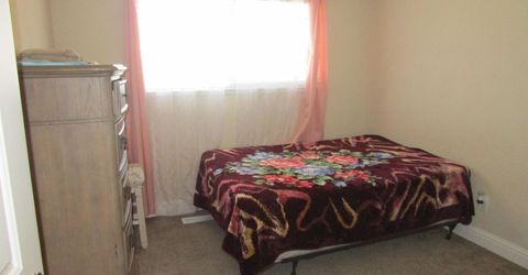 908 Ivy Street, Carson City, NV 89703 Photo