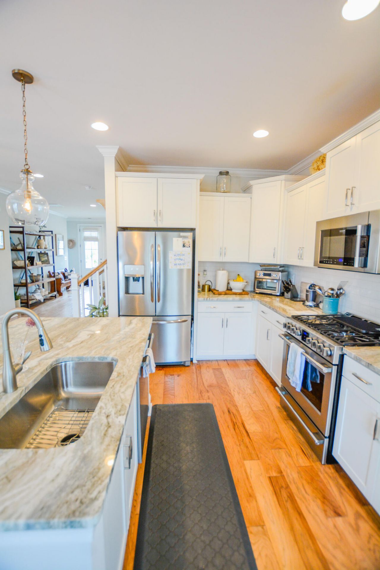 1596 Prince Edward Street Photo 11