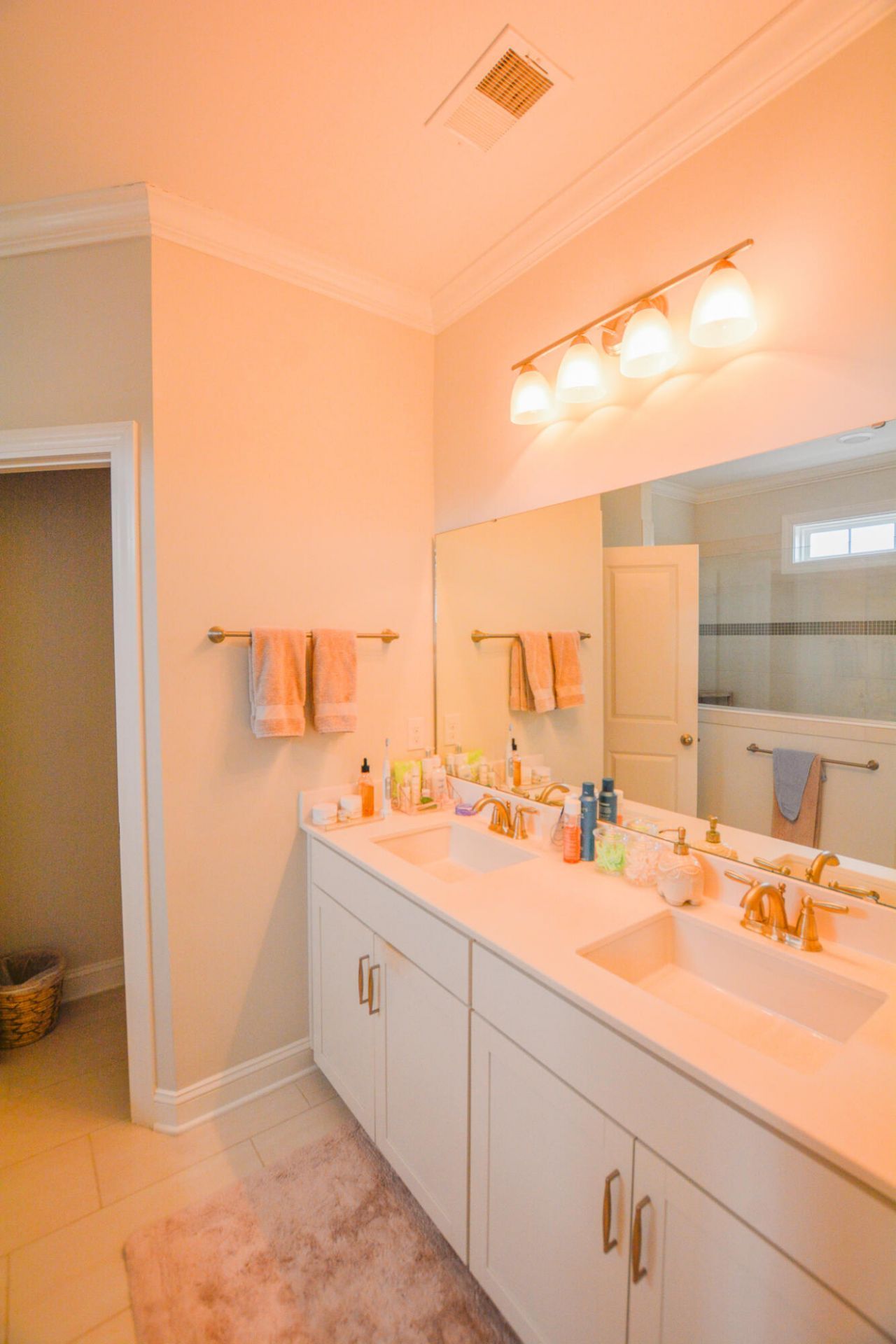 1596 Prince Edward Street Photo 17