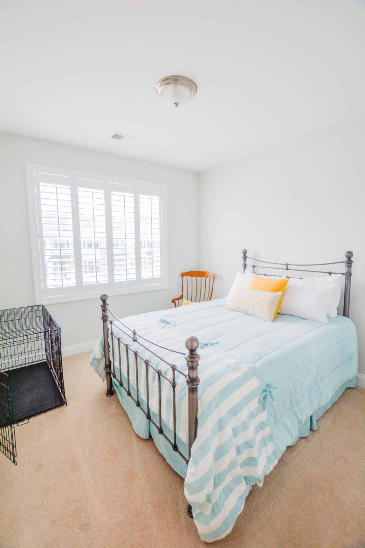 1596 Prince Edward Street Photo 21