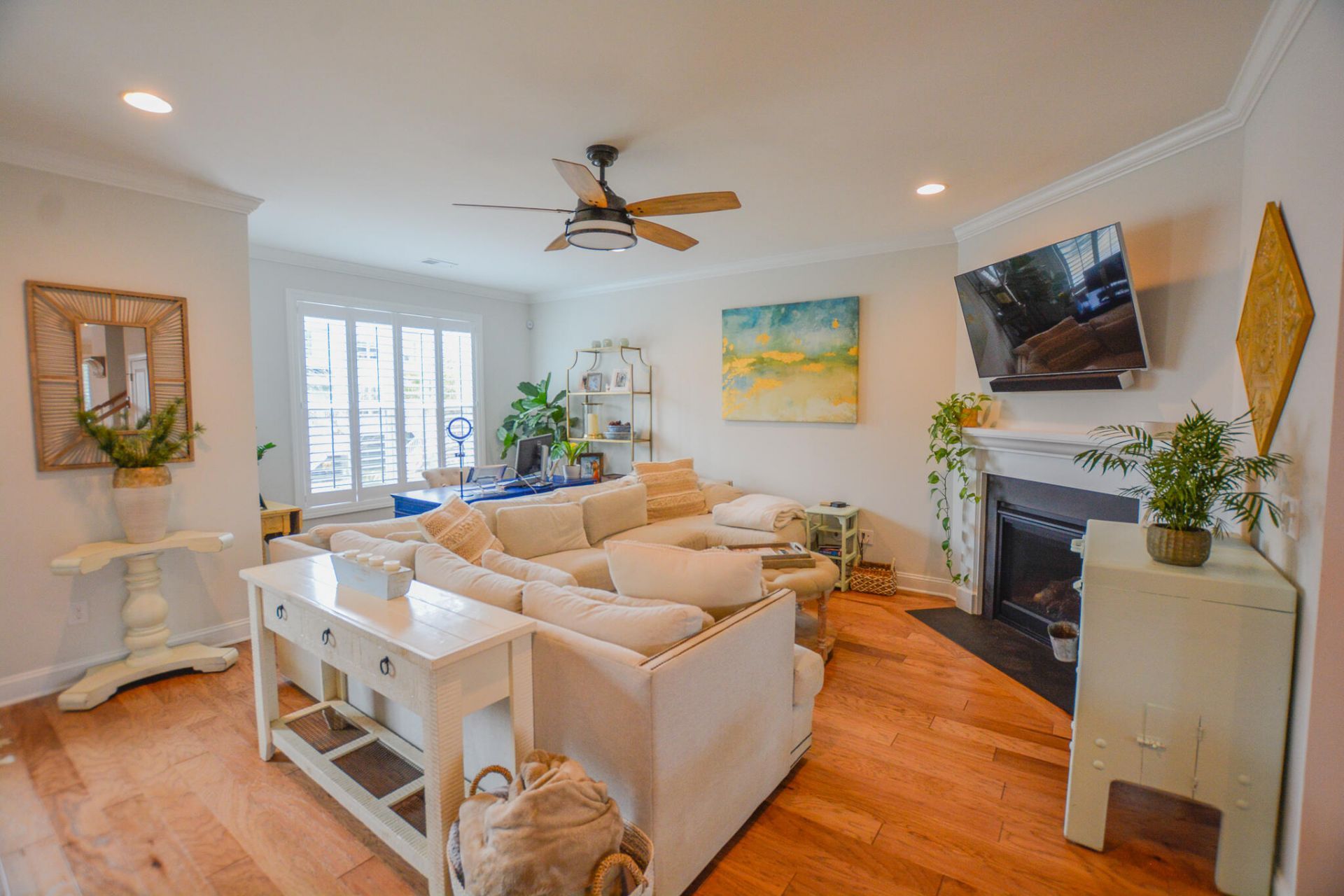 1596 Prince Edward Street Photo 4